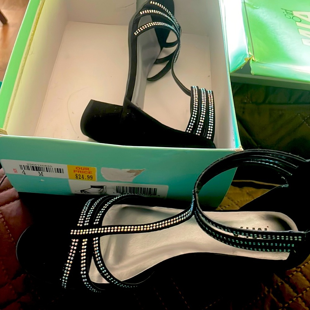 Black low heeled sandals